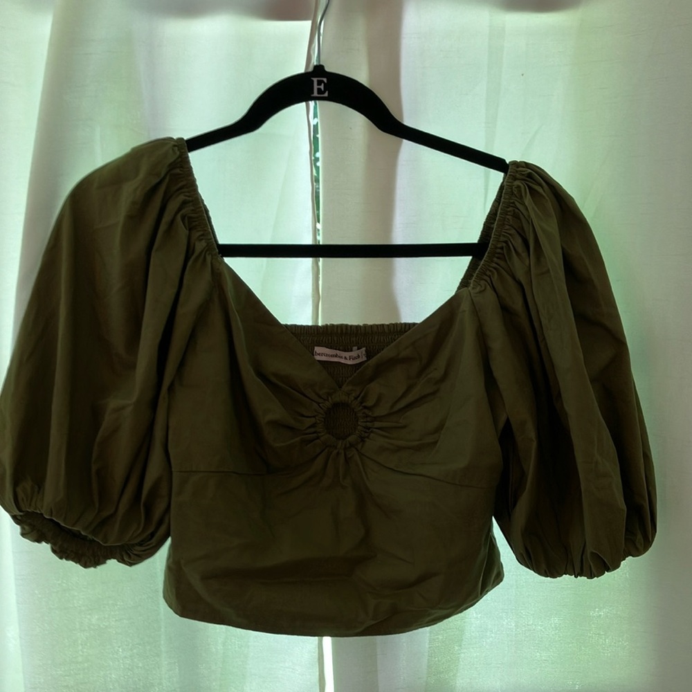 Abercrombie & Fitch Sweetheart Neckline Cropped Short Puffed Sleeve Top - Picture 2 of 9